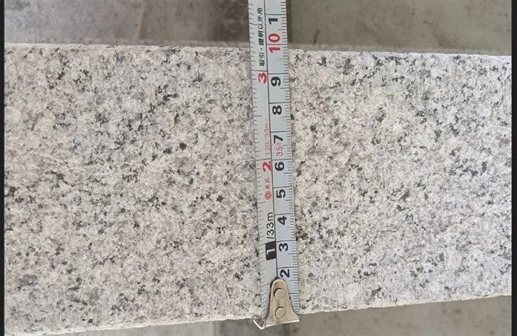 G603-Light-Grey-Granite-Stone-Window-Sills-Outdoor-for-Sales.webp (2)(001)